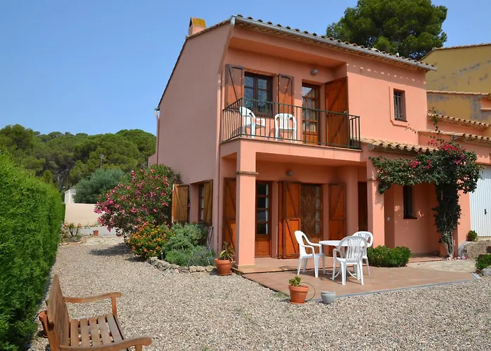 Casa Con Piscina Privada Y Jardin Cerca De La Playa En - Es-323-6 *